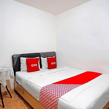 Oyo 91390 Kost Grand Royal Elite Hotel Surabaya Eksteriør billede