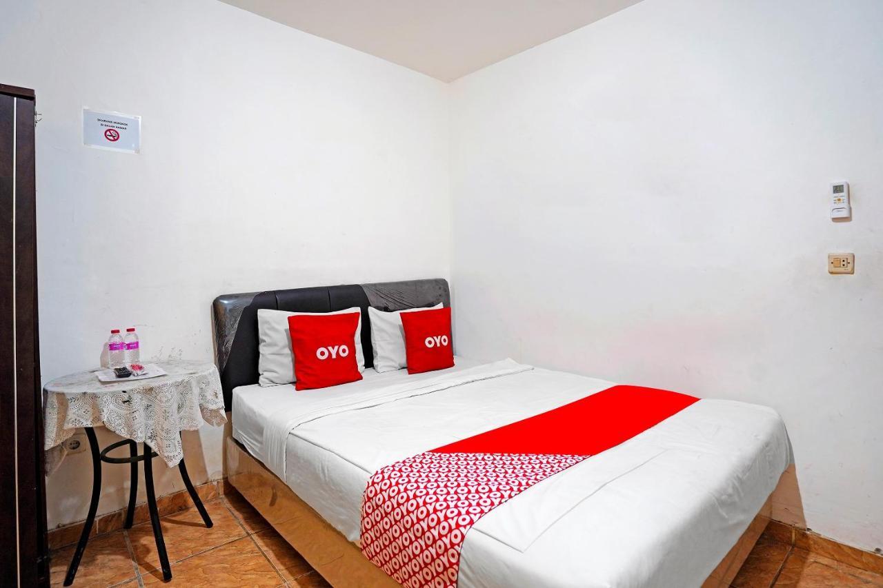 Oyo 91390 Kost Grand Royal Elite Hotel Surabaya Eksteriør billede