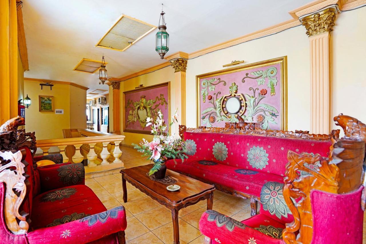 Oyo 91390 Kost Grand Royal Elite Hotel Surabaya Eksteriør billede
