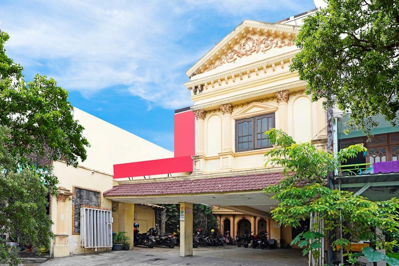 Oyo 91390 Kost Grand Royal Elite Hotel Surabaya Eksteriør billede