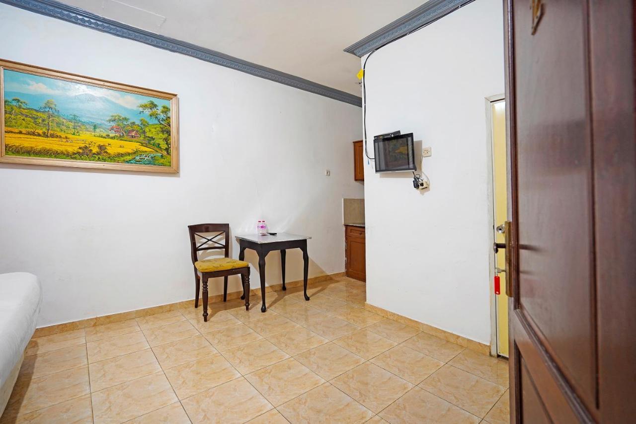 Oyo 91390 Kost Grand Royal Elite Hotel Surabaya Eksteriør billede
