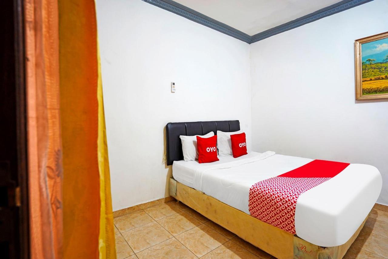 Oyo 91390 Kost Grand Royal Elite Hotel Surabaya Eksteriør billede