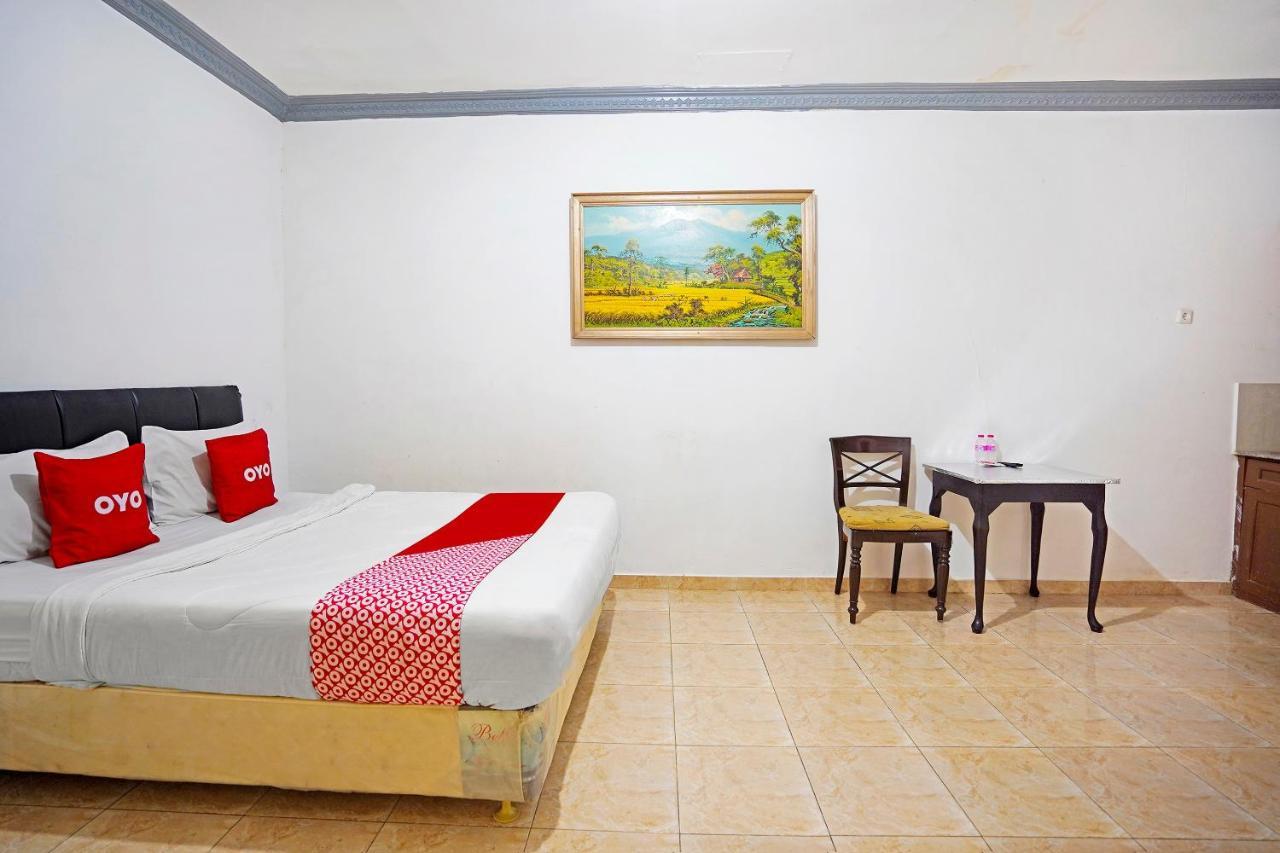 Oyo 91390 Kost Grand Royal Elite Hotel Surabaya Eksteriør billede