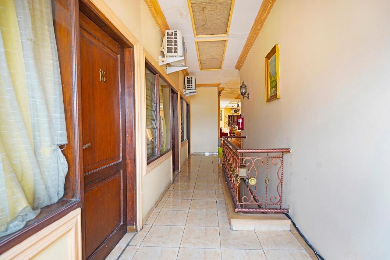 Oyo 91390 Kost Grand Royal Elite Hotel Surabaya Eksteriør billede