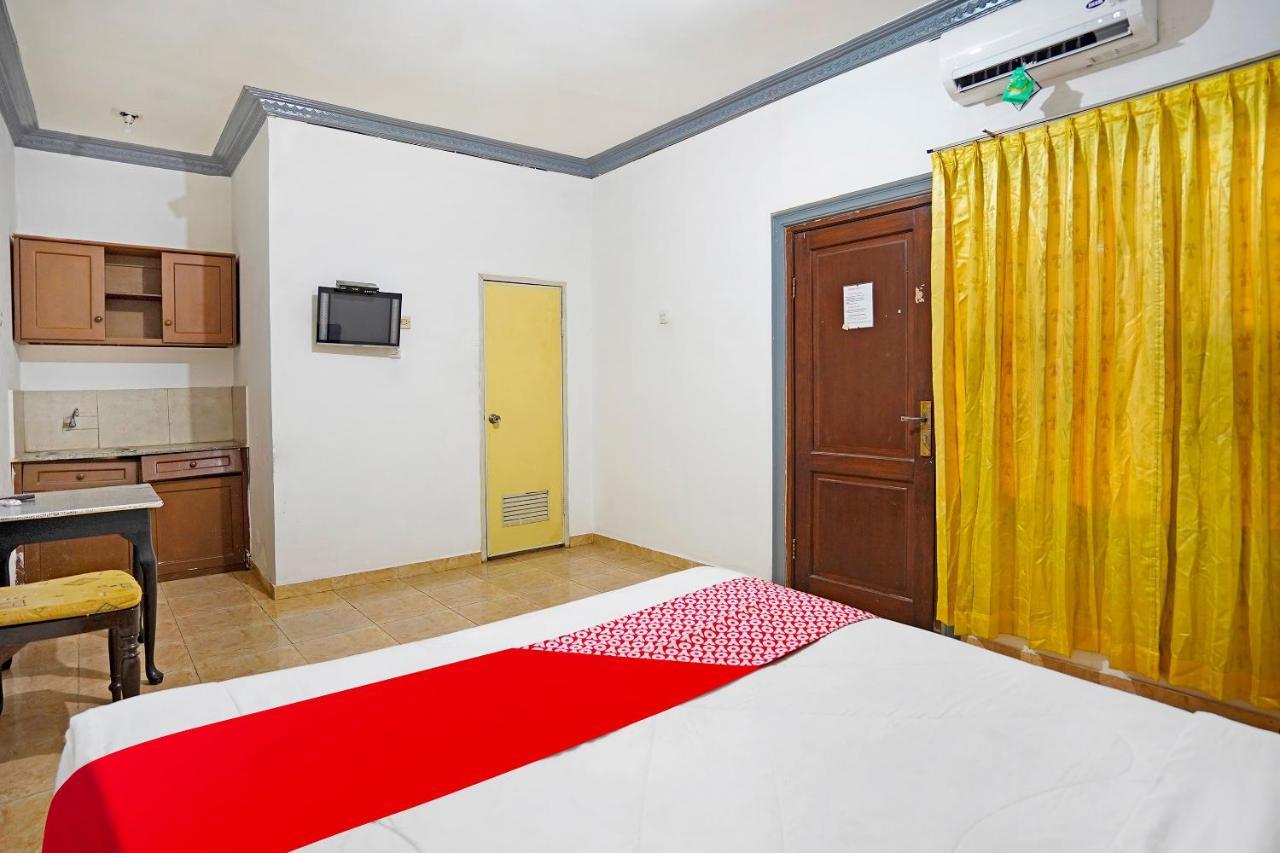 Oyo 91390 Kost Grand Royal Elite Hotel Surabaya Eksteriør billede