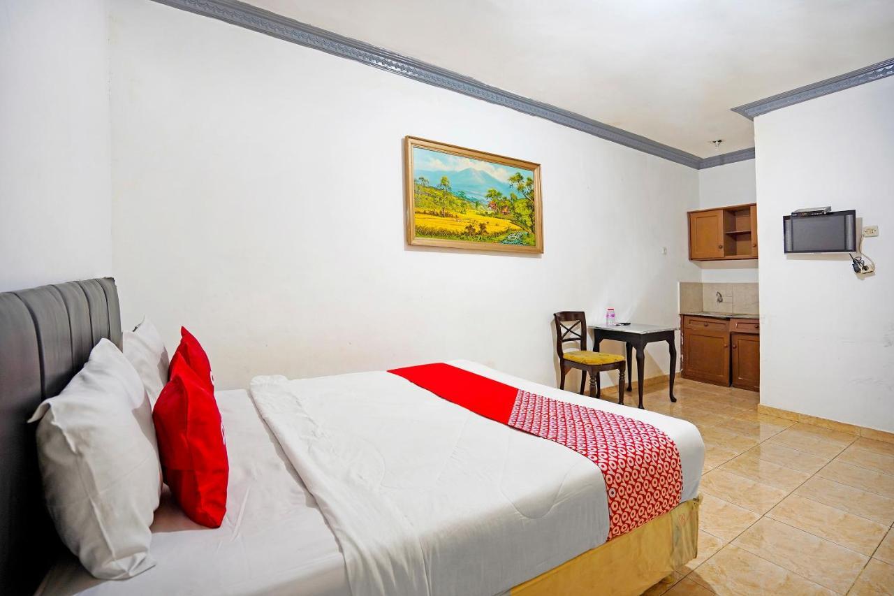 Oyo 91390 Kost Grand Royal Elite Hotel Surabaya Eksteriør billede