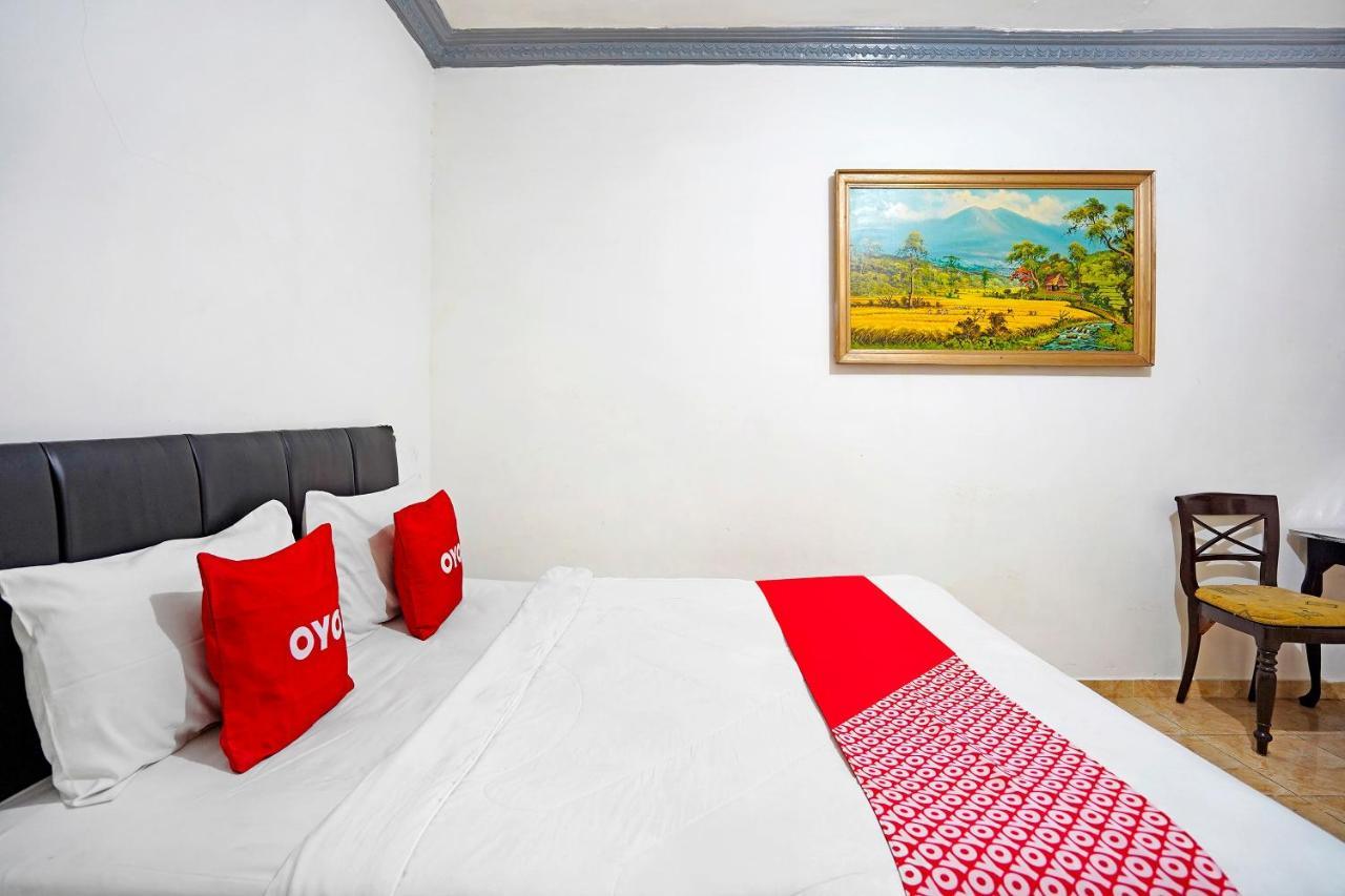 Oyo 91390 Kost Grand Royal Elite Hotel Surabaya Eksteriør billede